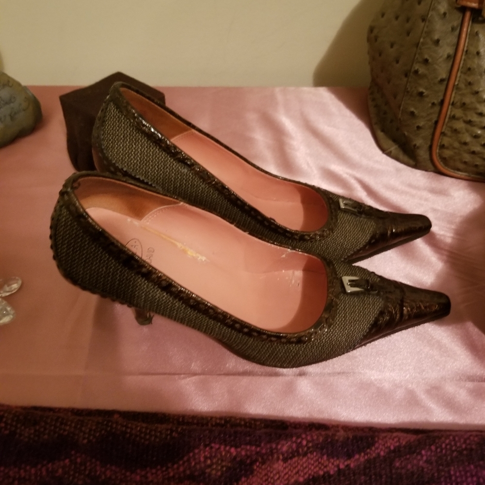 Joan and David Brown Two-toned Slides, Size 7M
